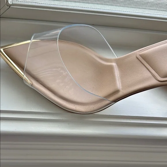 Aldo Transparent and Gold Heels - Picture 3 of 8